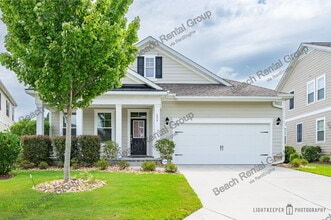 Building Photo - 121 Champions Village Dr