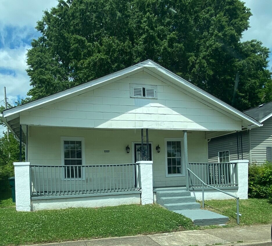 2009 Walker Rd, Chattanooga, TN 37404 House Rental in Chattanooga, TN
