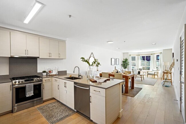 Building Photo - 1117 Ocean Ave