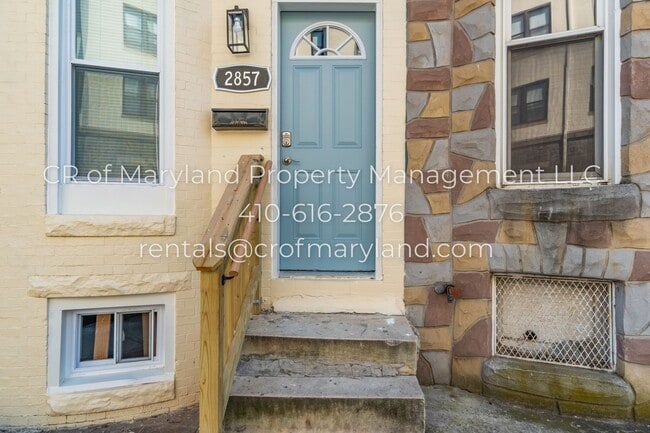 Building Photo - WAITLIST APPLICATIONS ONLY