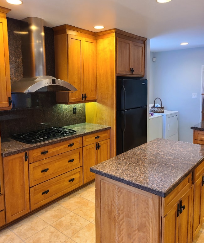 Building Photo - 617 Sierra St