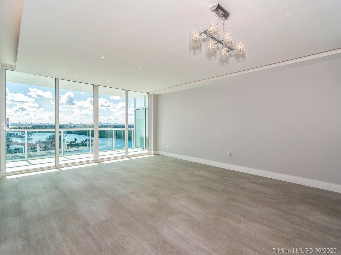 Primary Photo - 400 Sunny Isles Blvd