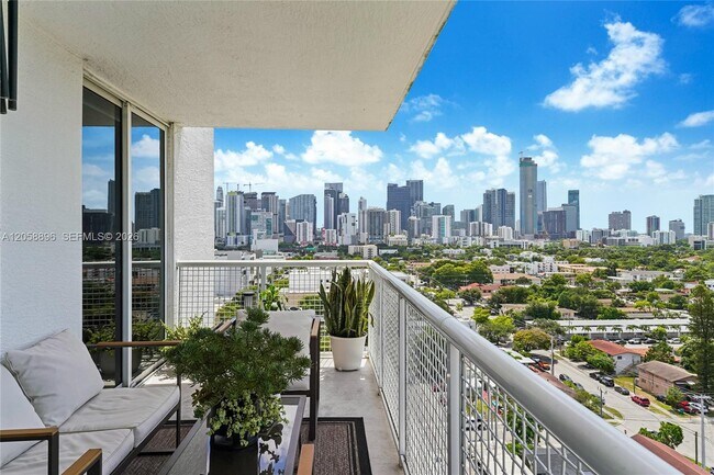 Building Photo - 900 SW 8th St