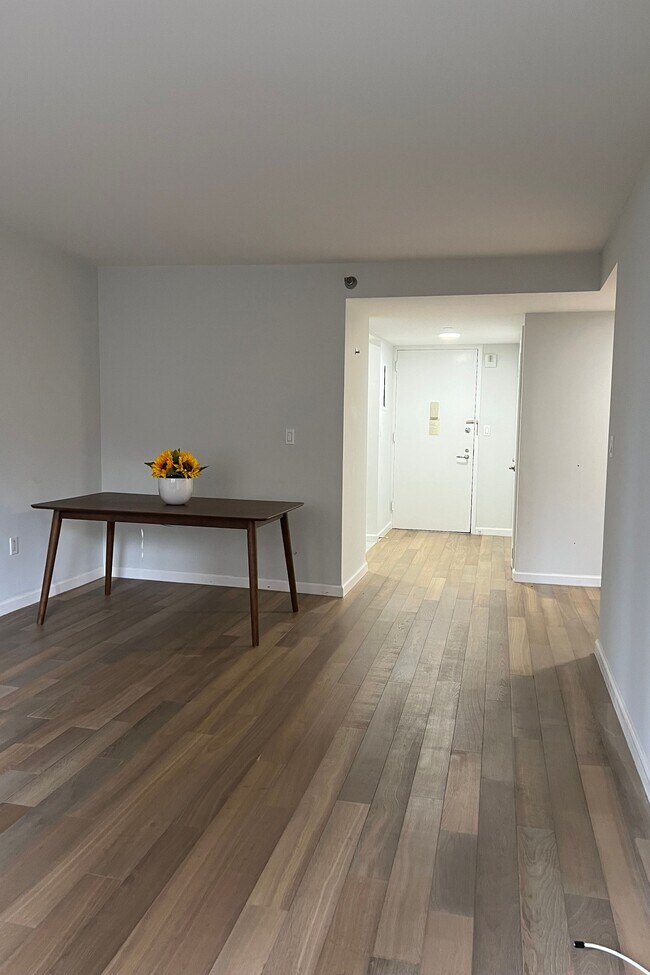 Foto del edificio - 308 E 38th St