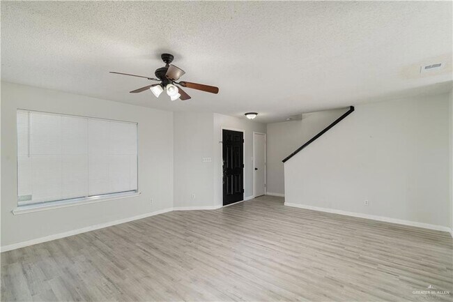 Foto del edificio - 3425 Ozark Ave