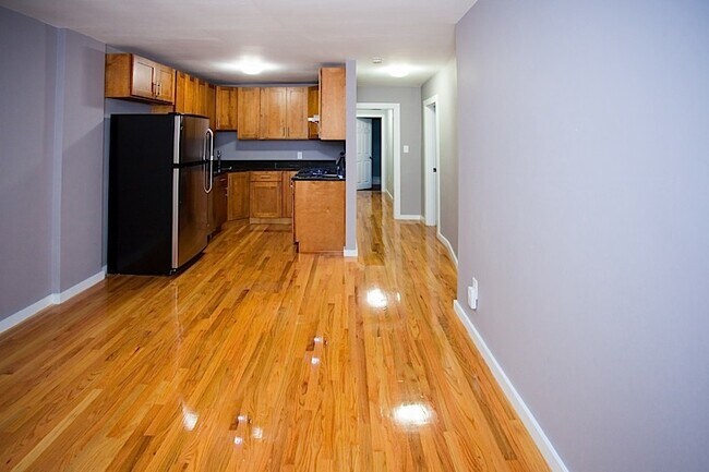 Foto del edificio - 192 Rindge Ave