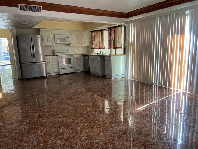Building Photo - 2115 Fall Meadow Dr