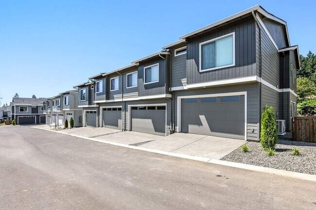 Foto del edificio - Brand New Townhome in Pleasant Valley Vill...