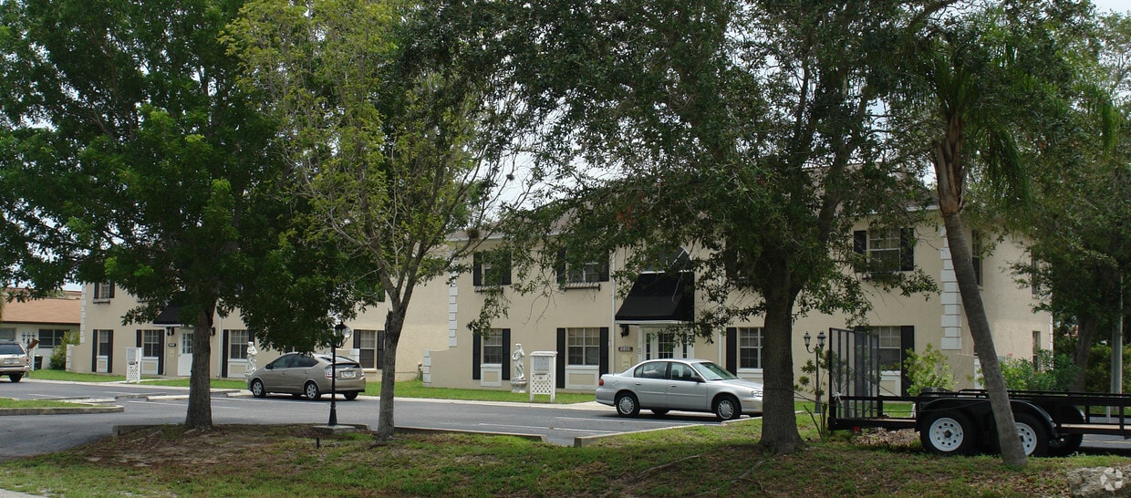 Imagen de la fachada - 3909-3913 SE 15th Pl