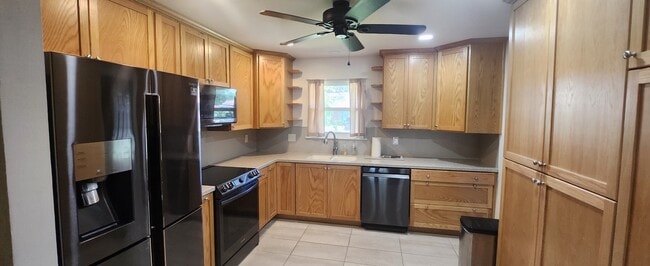 Open & spacious Kitchen - 35138 Whispering Oaks Blvd