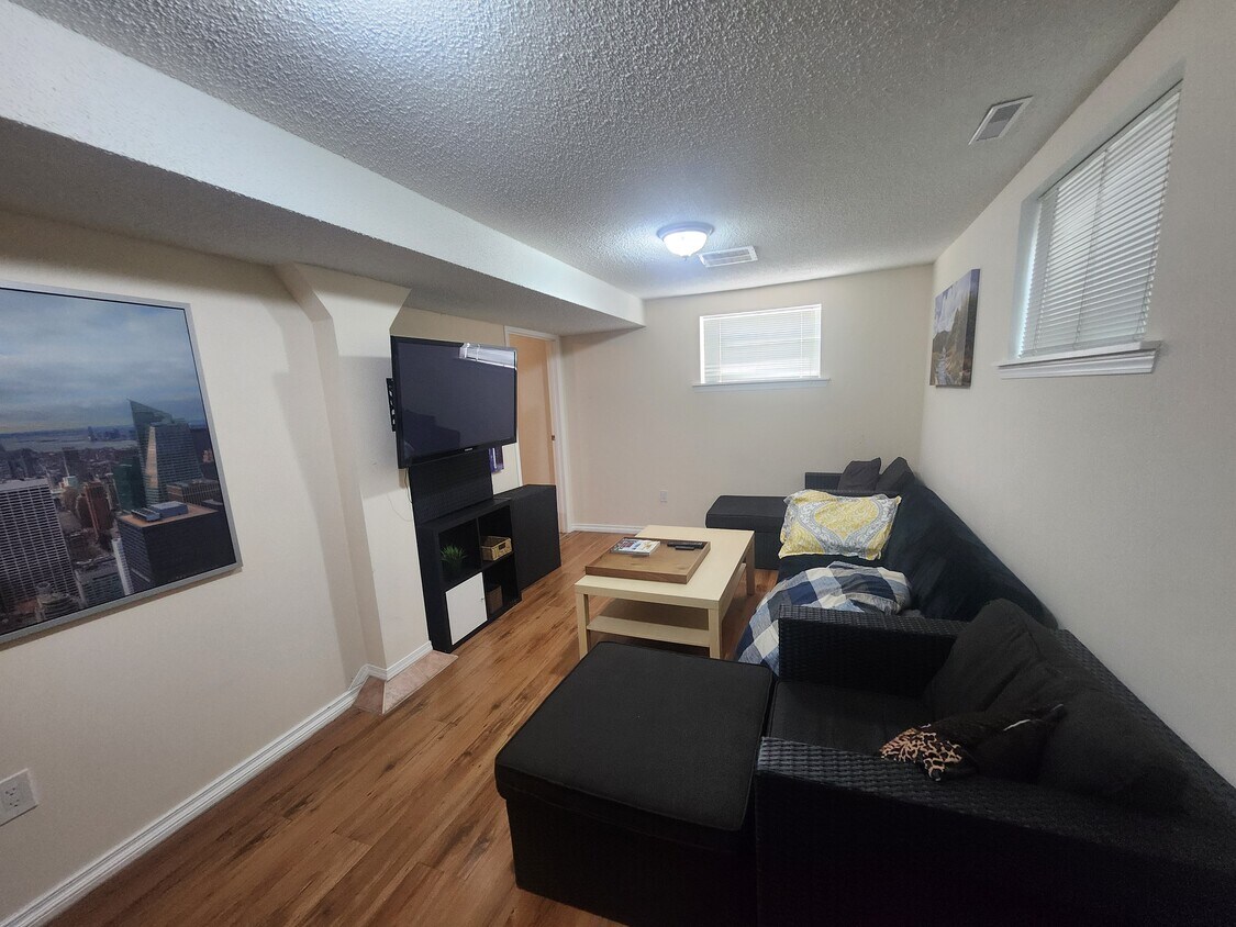 Primary Photo - 12339 89 St NW
