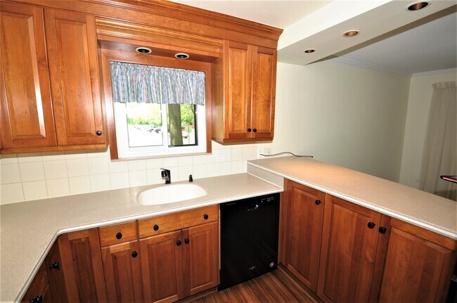 Building Photo - 356 Bloomfield Ln