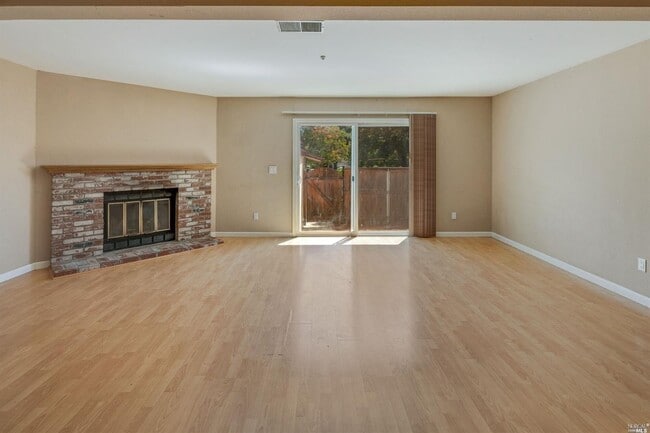 Foto del edificio - 4609 Harbor Ln