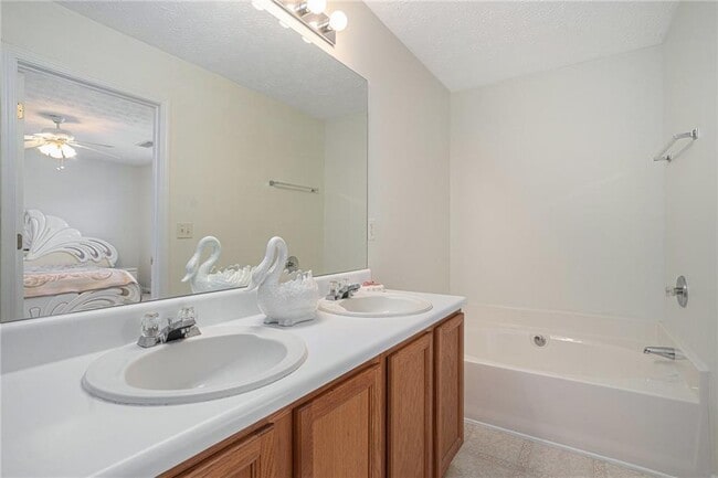 Foto del edificio - 2651 Waverly Hills Dr