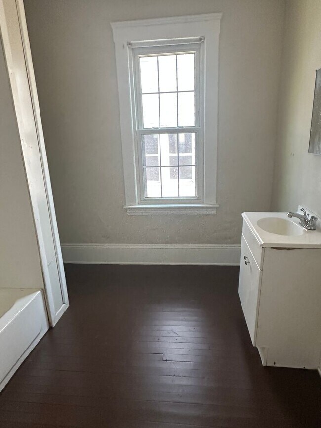 Building Photo - 3 bedroom Single - Harvard/E 55