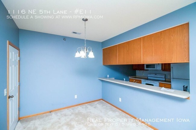 Building Photo - 1116 NE 5th Ln