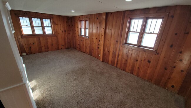 Building Photo - Charming 3 Bedroom Home in Picturesque Kal...
