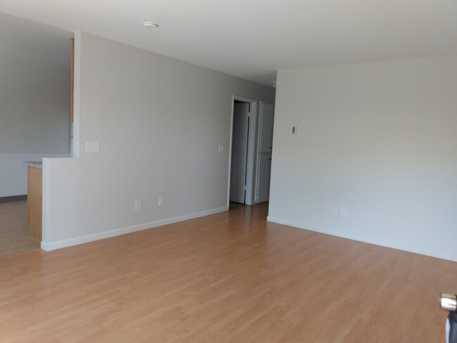 Foto del edificio - 2 bedroom Renovated unit. West San Jose $1...