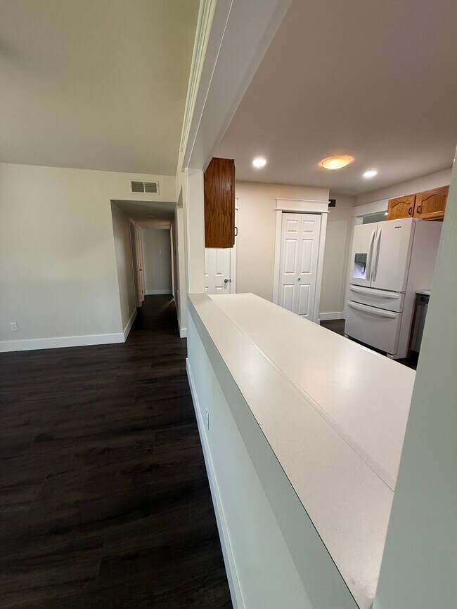 Foto del edificio - 705 Saint Paul Ln