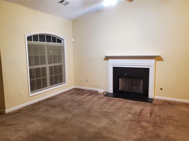 Foto del edificio - 6710 Gina Agha Cir