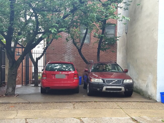 Dedicated parking - 104A N Van Pelt St