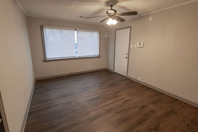 Foto del edificio - 210 Highview Ave