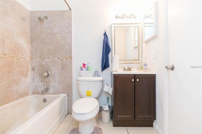 Building Photo - 8636 Mallard Reserve Dr