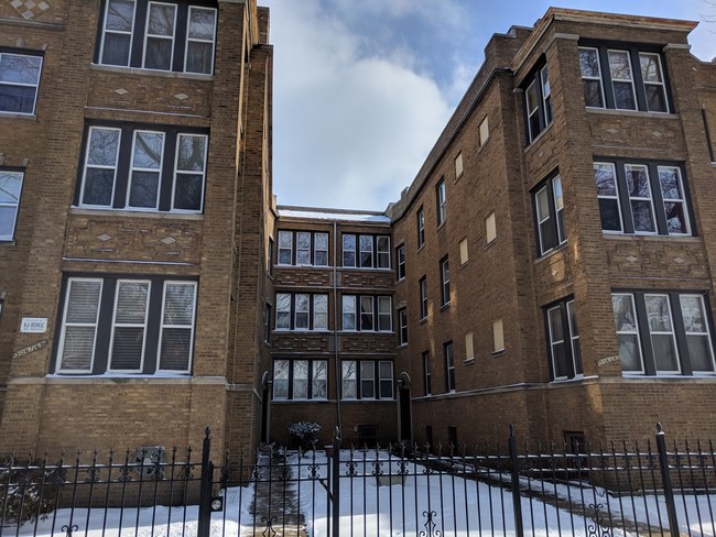Photo - 5063 N Damen Ave