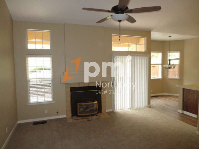 Foto del edificio - 3276 Formby Ln