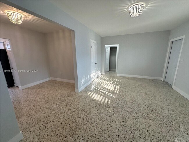 Building Photo - 836 81st St