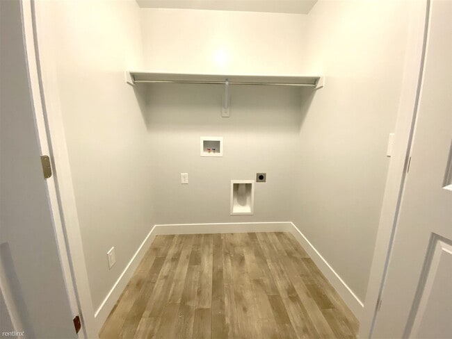 Building Photo - Room for Rent, 2.5 bath Townhome - 16188 S...