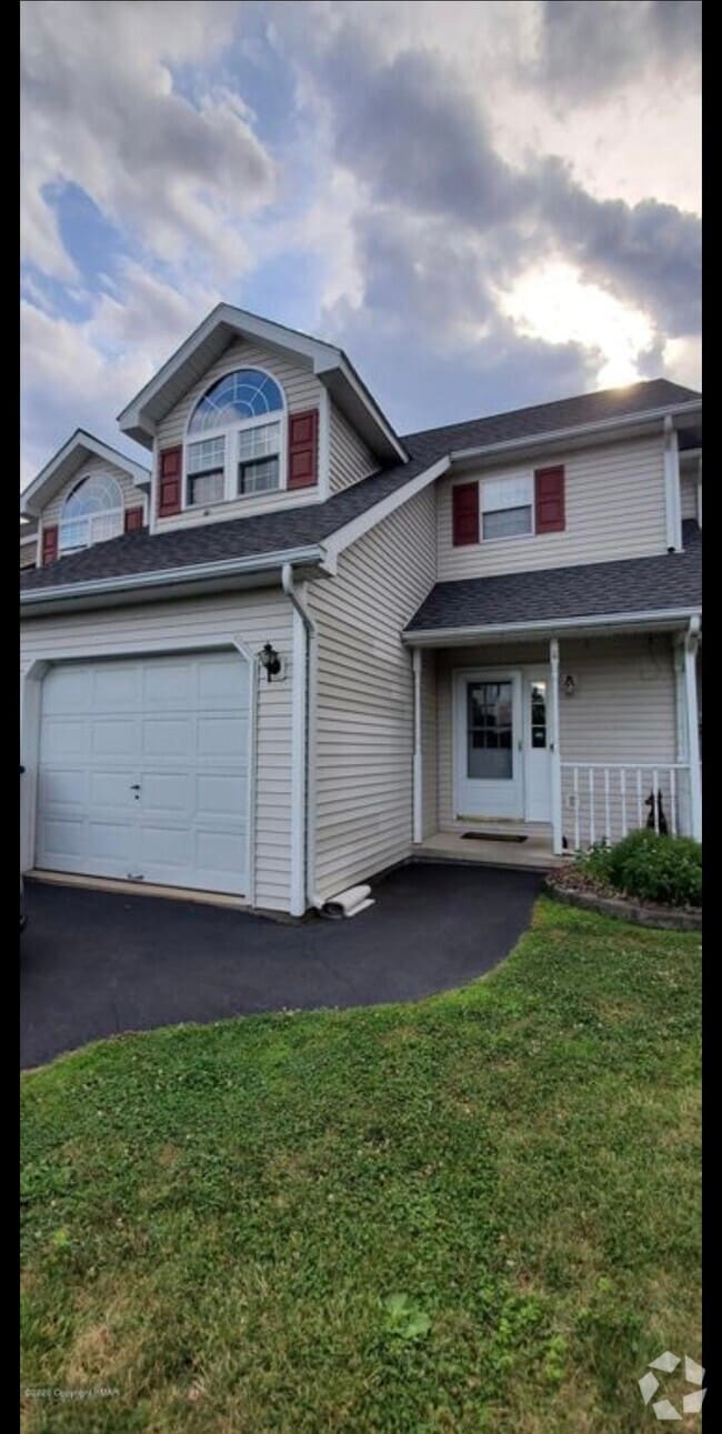Building Photo - 645 Country Acres Ct