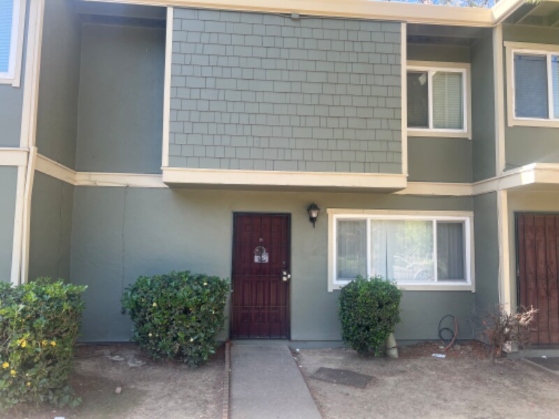Primary Photo - 700 Northfield Dr