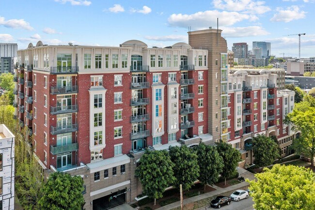 Foto del edificio - Your dream condo in the heart of Raleigh!