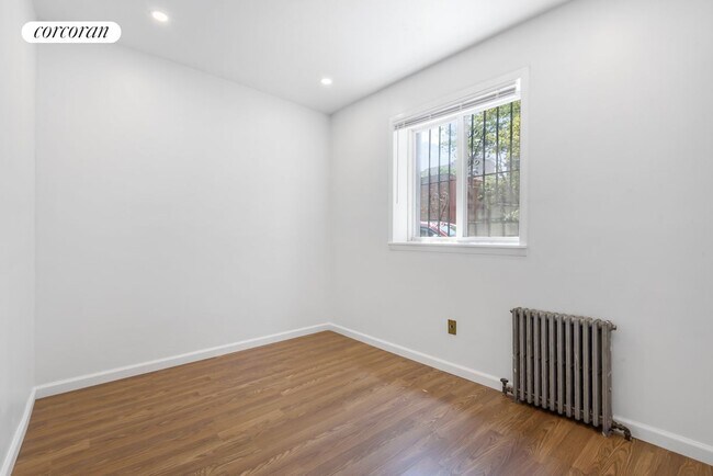 Building Photo - 470 Humboldt St