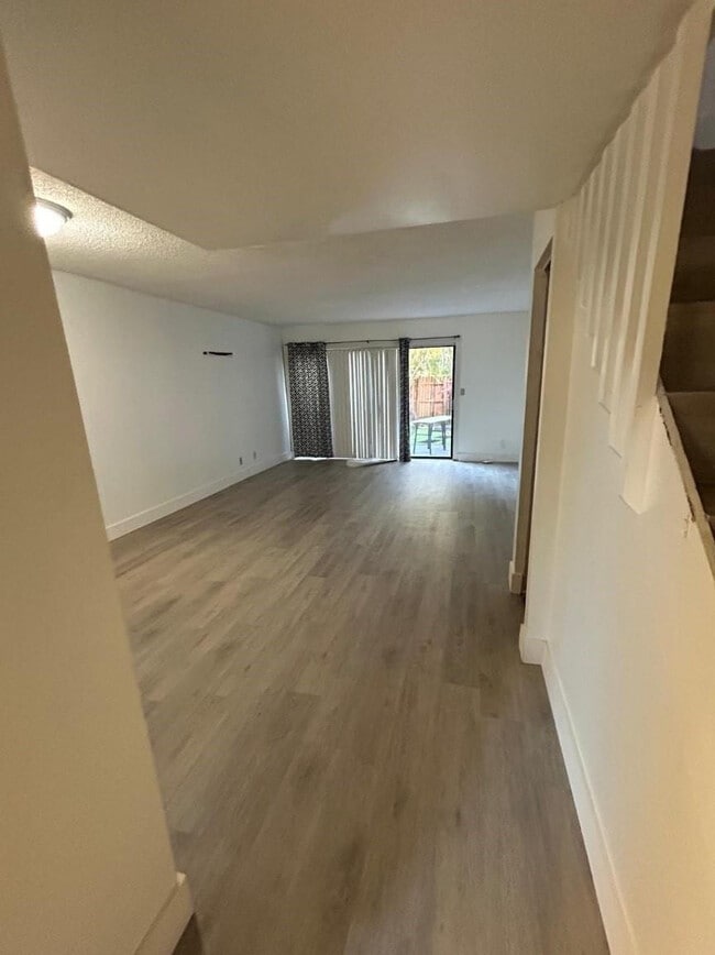 Foto del edificio - 7743 Balboa St