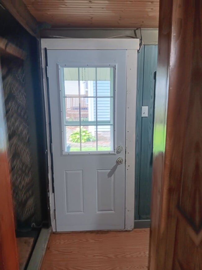 Building Photo - Single Family Home Available!
