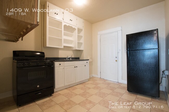 Building Photo - FABULOUS 2 BEDROOM IN WOODLAWN LAKE