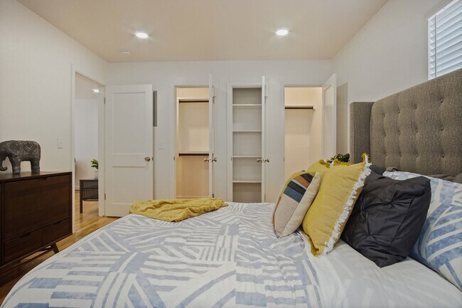 Foto del edificio - Newly Renovated Apartments in Midtown/SOSA...