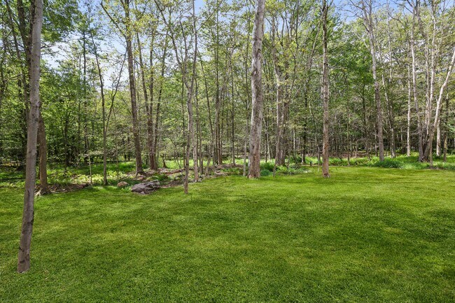 Foto del edificio - 1540 Lake Ln