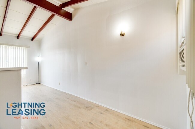 Building Photo - 7910 Willis Ave