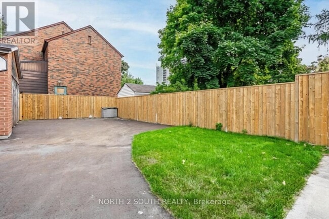 Building Photo - 9 Glenvalley Dr