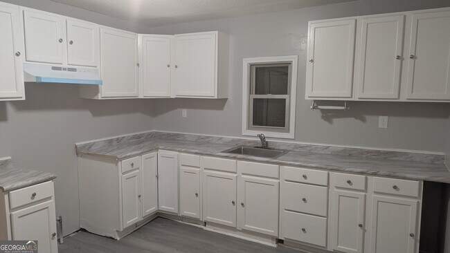 Building Photo - 3444 Mogul Rd
