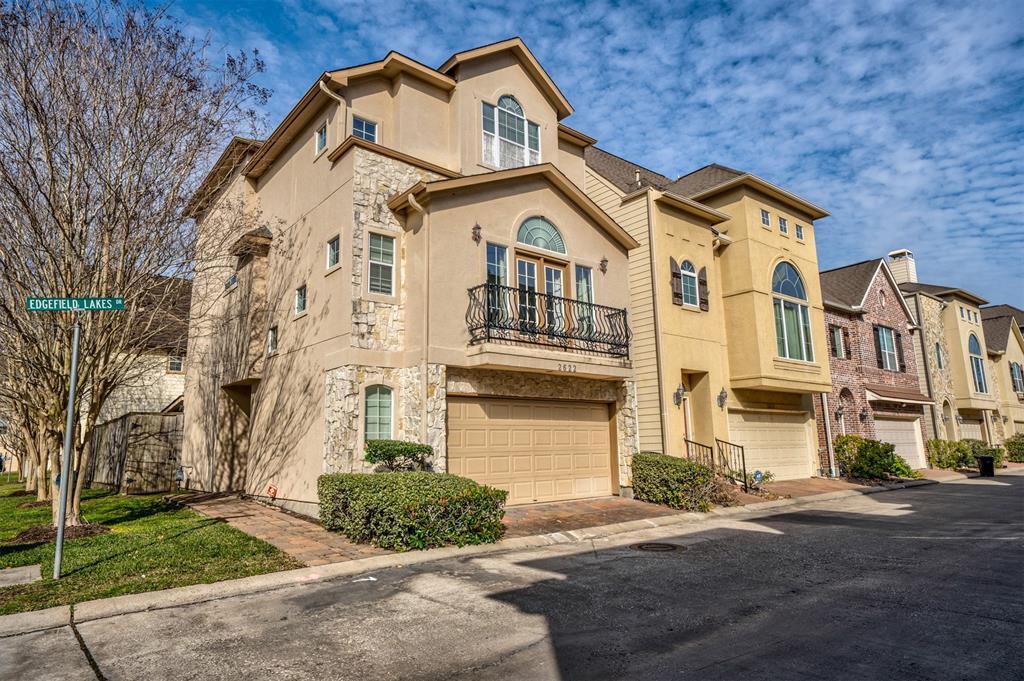 2622 Edgefield Lakes Dr, Houston, TX 77054 Condo for Rent in Houston