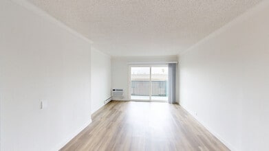 Interior Photo - Eight 80 Newport Beach
