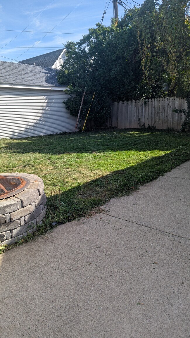 Foto del edificio - 213 Virginia St