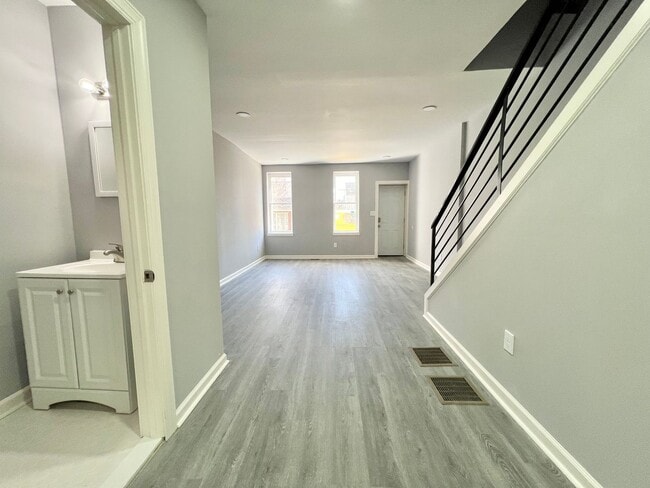 Building Photo - 1308 S Reese St