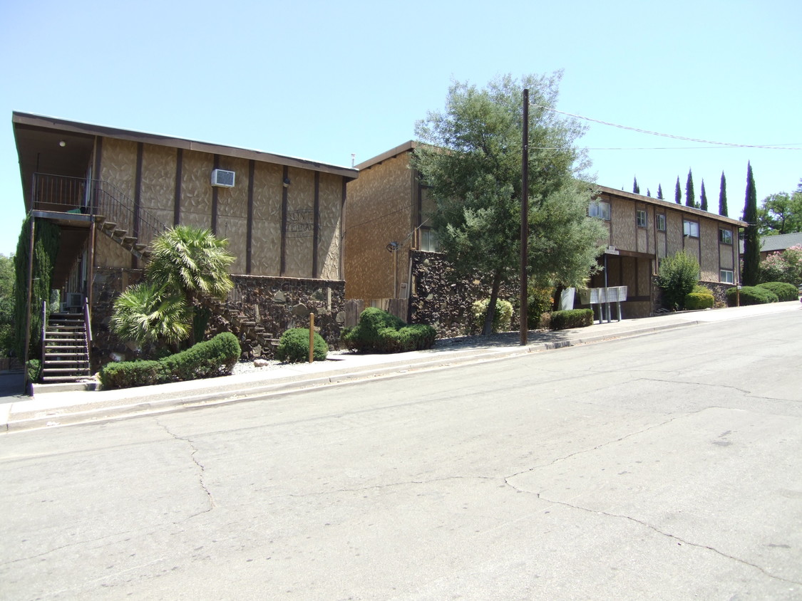 Building - The View at Magnolia Park