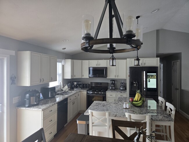 Building Photo - 182 Danielle Dr