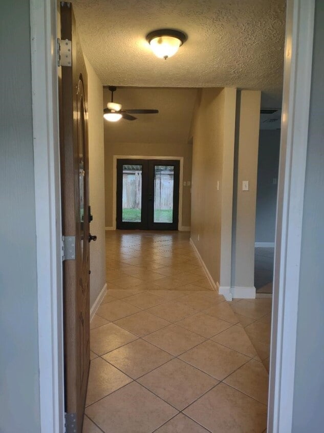 Building Photo - 4502 Donalbain Dr